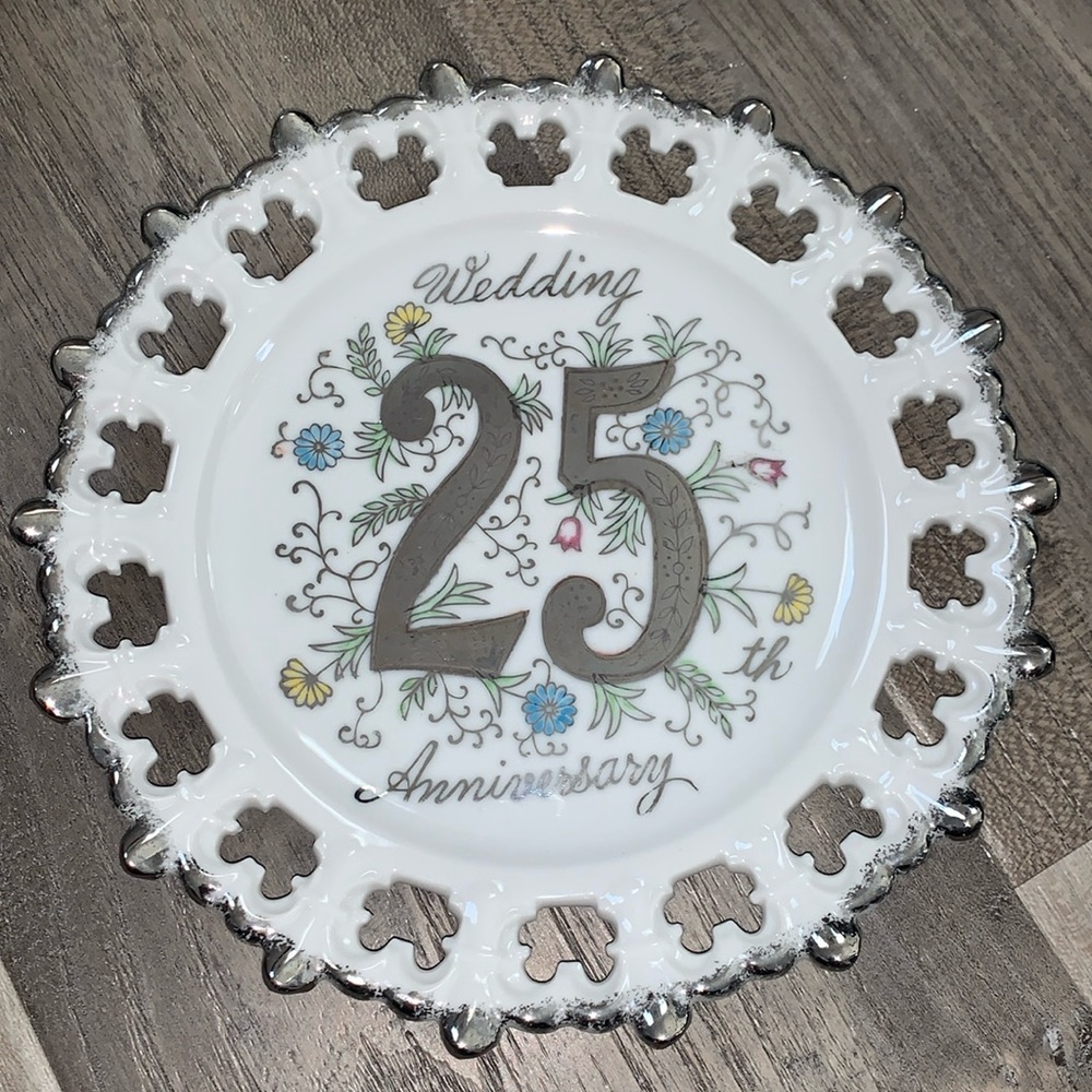Norcrest Fine China P-753 25th Anniversary Decor Plate.